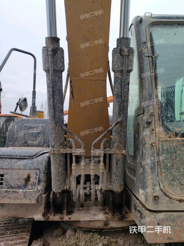 大臂油缸整體?豎拍（工作和回轉(zhuǎn)裝置）