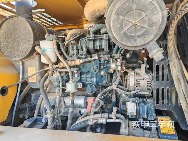 發(fā)動(dòng)機(jī)整體俯視(整機(jī)外觀) 發(fā)動(dòng)機(jī)整體俯視(整機(jī)外觀)