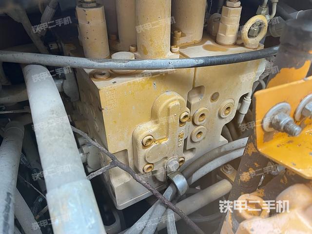 氣門室蓋螺絲特寫(上車部件) 氣門室蓋螺絲特寫(上車部件)