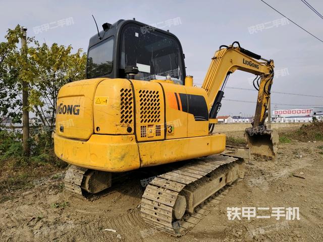 右前45(整機(jī)外觀) 右前45(整機(jī)外觀)