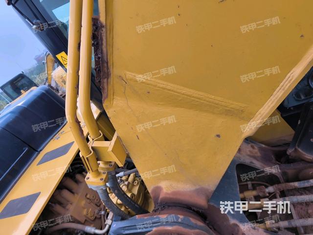 大臂油缸整體?豎拍(工作和回轉(zhuǎn)裝置) 大臂油缸整體?豎拍(工作和回轉(zhuǎn)裝置)