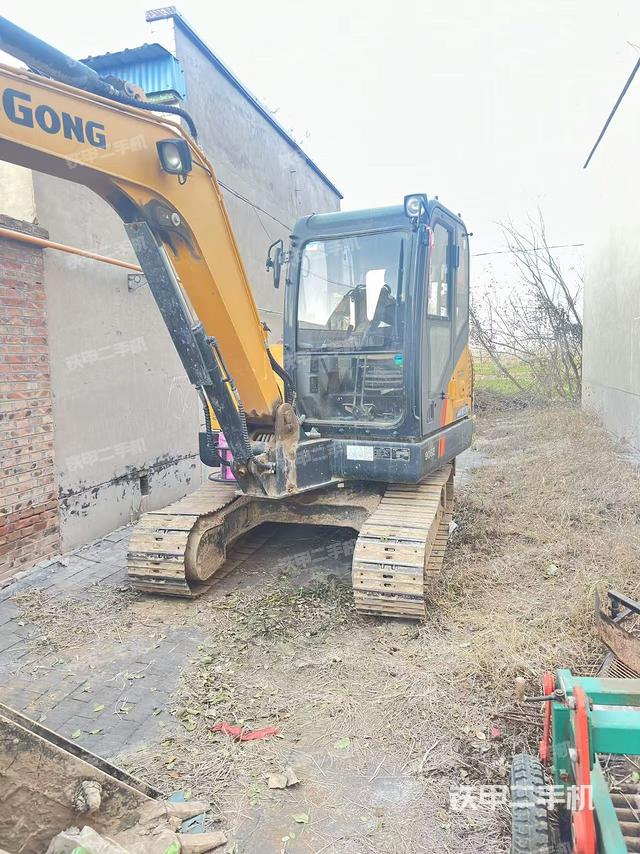 駕駛室整體（整機(jī)外觀）