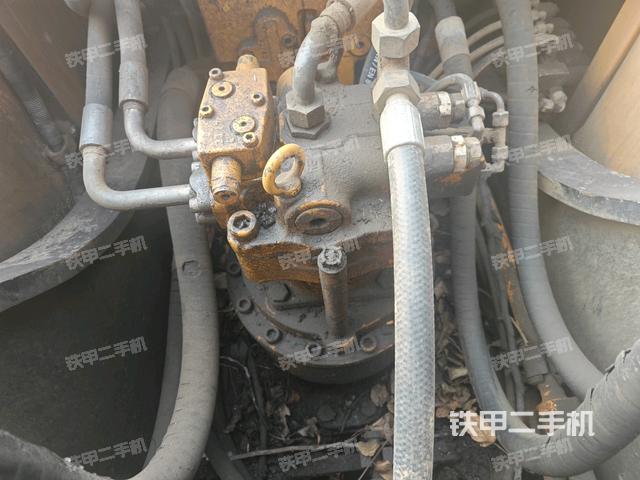 回轉(zhuǎn)馬達(dá)和主控閥（整機(jī)外觀）