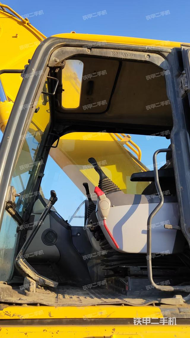 駕駛室整體（整機(jī)外觀）