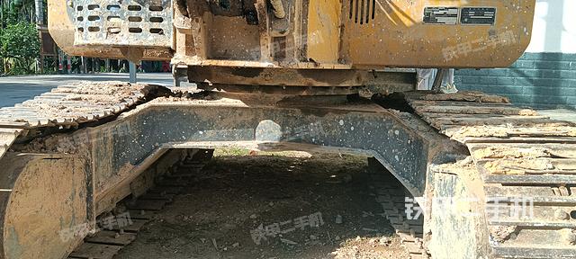 回轉(zhuǎn)馬達和主控閥（整機外觀）