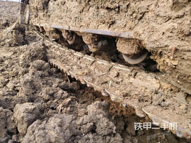 左側(cè)履帶整體?（行走機(jī)構(gòu)）