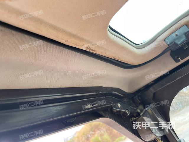 左后方玻璃角標(駕駛室部分) 左后方玻璃角標(駕駛室部分)