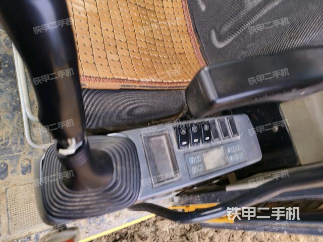 后窗玻璃角標(biāo)（駕駛室部分）