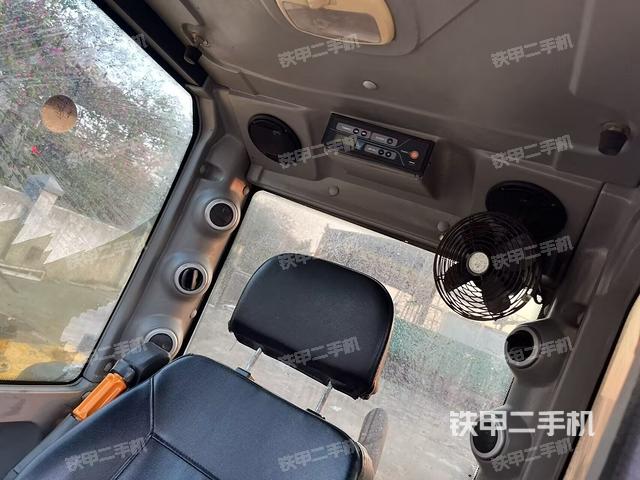 駕駛室整體（整機外觀）