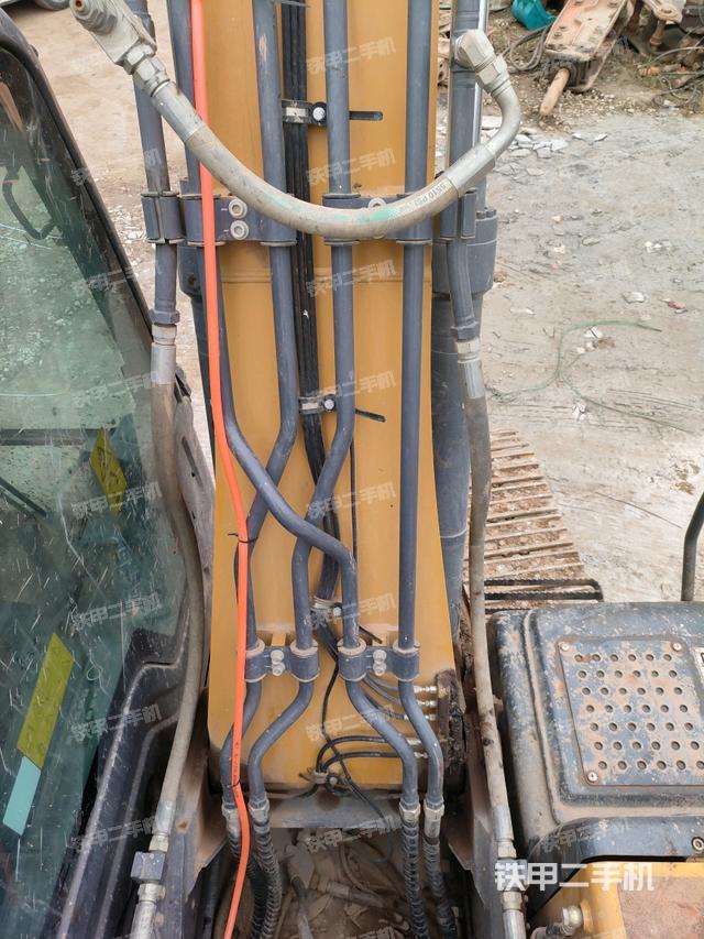 大臂背部俯視（工作和回轉(zhuǎn)裝置）