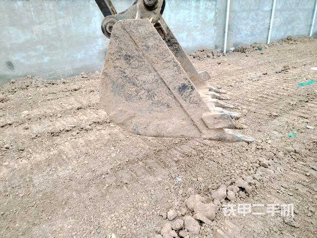 鏟斗45度(工作和回轉(zhuǎn)裝置) 鏟斗45度(工作和回轉(zhuǎn)裝置)