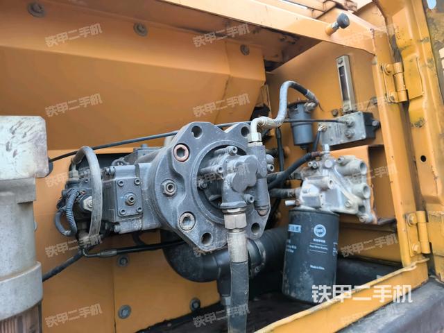 液壓泵斜45?左（大件艙室）