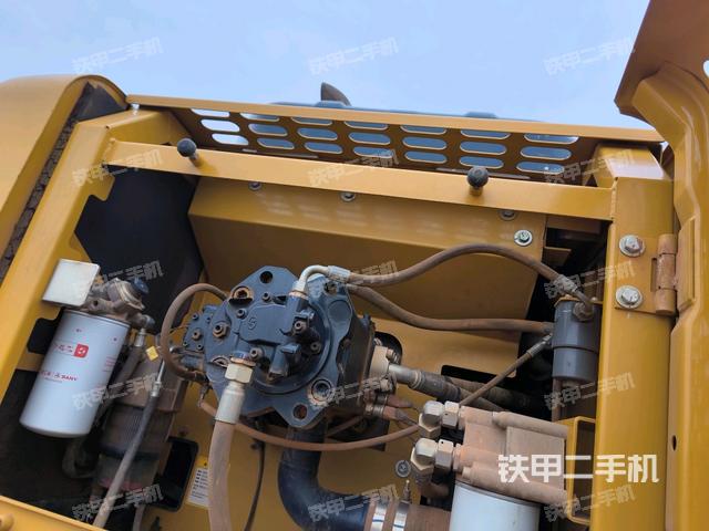 散熱器正面(大件艙室) 散熱器正面(大件艙室)