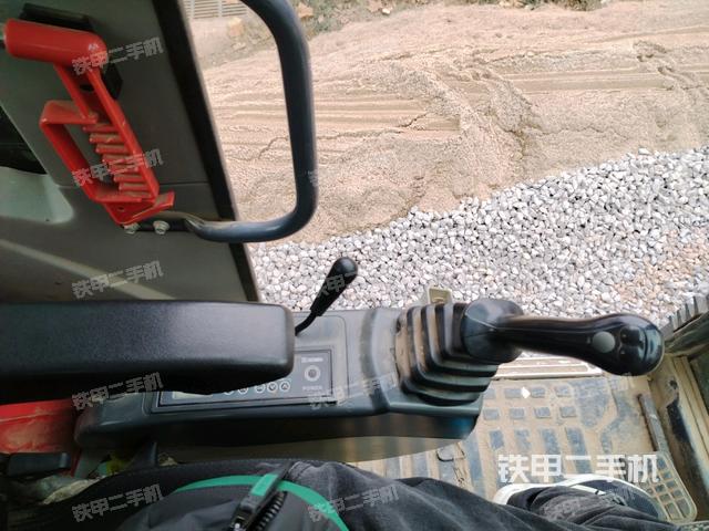 座椅左側(cè)控制臺/音響/含左手柄（駕駛室部分）