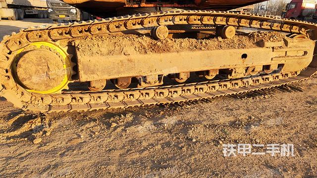 單側履帶整體(整機外觀) 單側履帶整體(整機外觀)