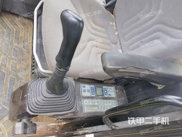 座椅左側(cè)控制臺(tái)/音響/含左手柄（駕駛室部分）