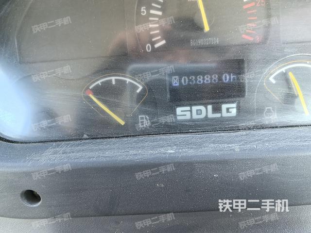 駕駛室工作臺（整機(jī)外觀及大件）