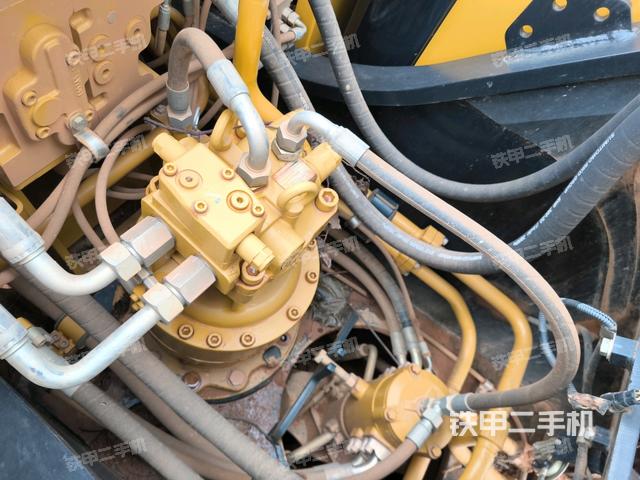 氣門(mén)室蓋螺絲特寫(xiě)(上車(chē)部件) 氣門(mén)室蓋螺絲特寫(xiě)(上車(chē)部件)