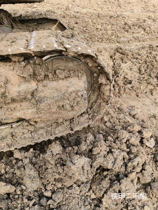 右驅(qū)動(dòng)輪（行走機(jī)構(gòu)）