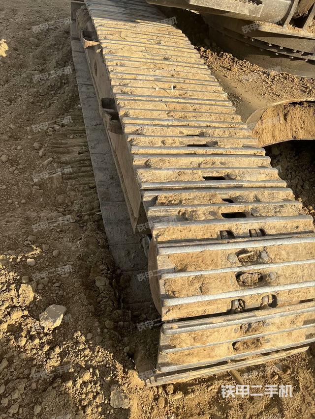 單側(cè)履帶整體（整機(jī)外觀）