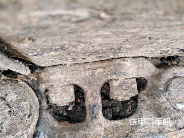 左側(cè)行走馬達(dá)蓋板(行走機(jī)構(gòu)) 左側(cè)行走馬達(dá)蓋板(行走機(jī)構(gòu))
