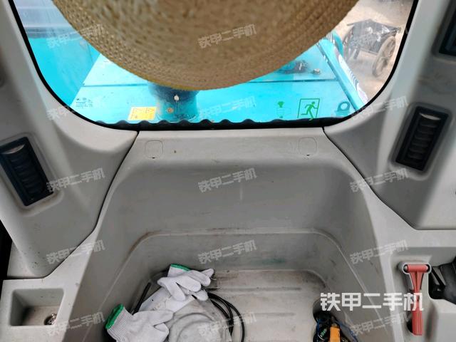 右側(cè)玻璃角標(biāo)(駕駛室部分) 右側(cè)玻璃角標(biāo)(駕駛室部分)