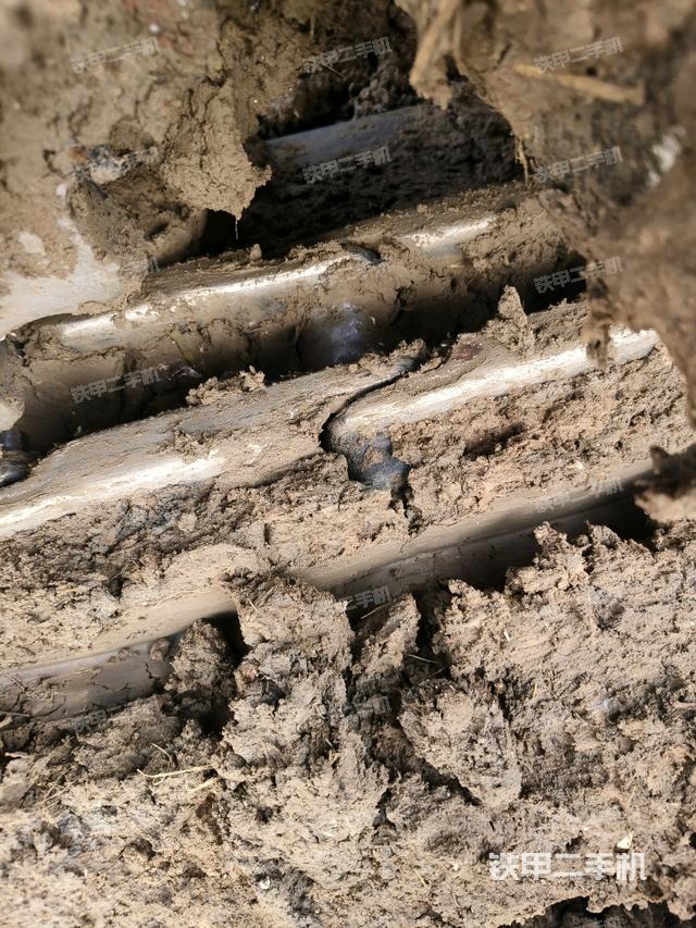 左驅(qū)動(dòng)輪（行走機(jī)構(gòu)）