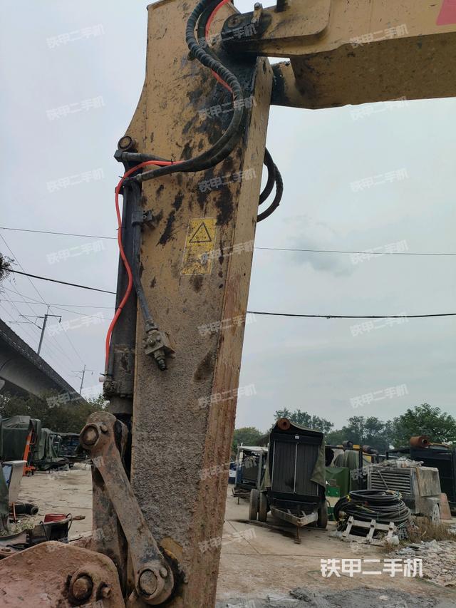 小臂整體左后（工作和回轉(zhuǎn)裝置）