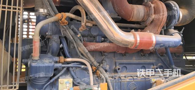 發(fā)動機右側（整機外觀及大件）