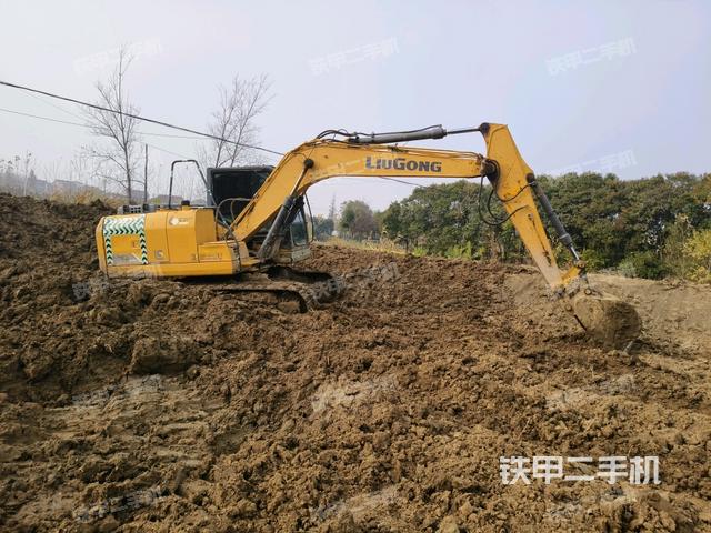 大臂背部俯視（工作和回轉(zhuǎn)裝置）