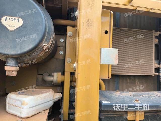 液壓泵斜45?右(大件艙室) 液壓泵斜45?右(大件艙室)