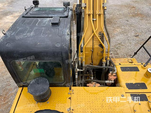 大臂根部?斜視(工作和回轉裝置) 大臂根部?斜視(工作和回轉裝置)