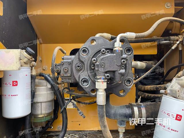 液壓泵斜45?左(大件艙室) 液壓泵斜45?左(大件艙室)