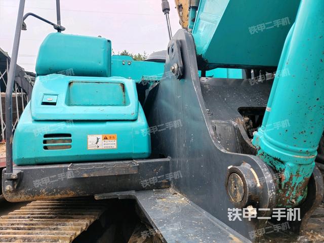 轉(zhuǎn)盤和下車架正前(工作和回轉(zhuǎn)裝置) 轉(zhuǎn)盤和下車架正前(工作和回轉(zhuǎn)裝置)