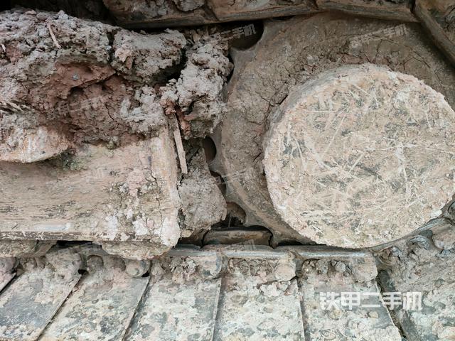 左驅(qū)動輪（行走機構(gòu)）