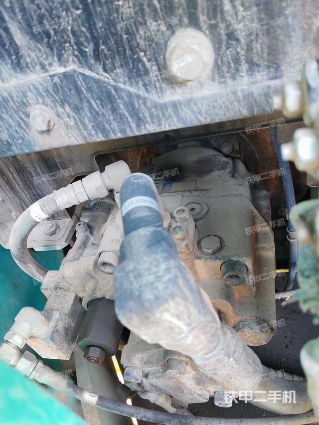 液壓泵艙室正面整體（整機(jī)外觀）