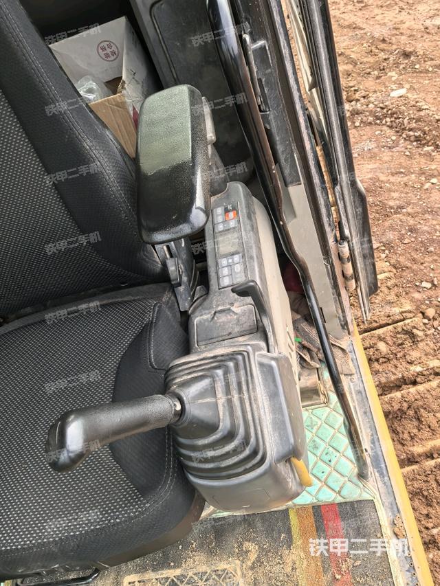 座椅左側(cè)控制臺(tái)/音響/含左手柄（駕駛室部分）