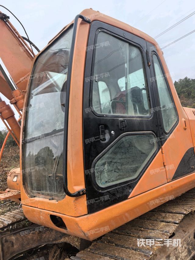 駕駛室正側(cè)（駕駛室部分）