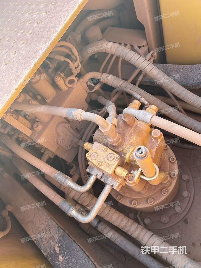 回轉(zhuǎn)馬達(dá)（上車部件）