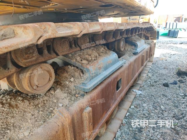 右侧履带整体(行走机构) 右侧履带整体(行走机构)