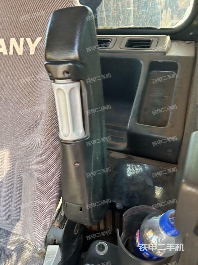 后窗玻璃角標(biāo)（駕駛室部分）