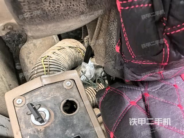 右側(cè)玻璃角標(biāo)（駕駛室部分）