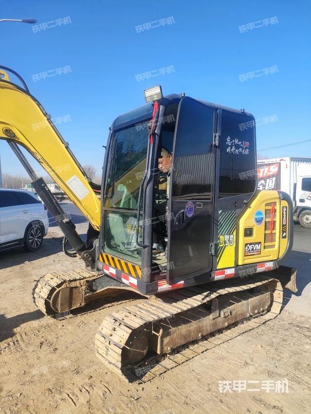 駕駛室整體（整機外觀）