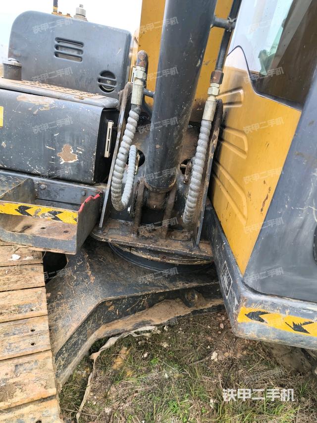 轉(zhuǎn)盤和下車架正前（工作和回轉(zhuǎn)裝置）