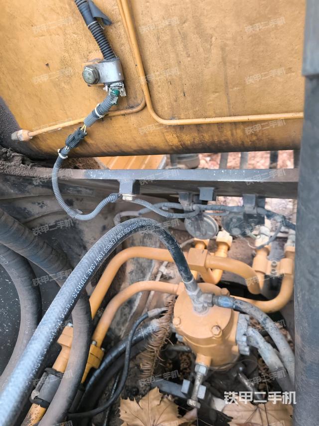 中央回轉(zhuǎn)接頭特寫（上車部件）