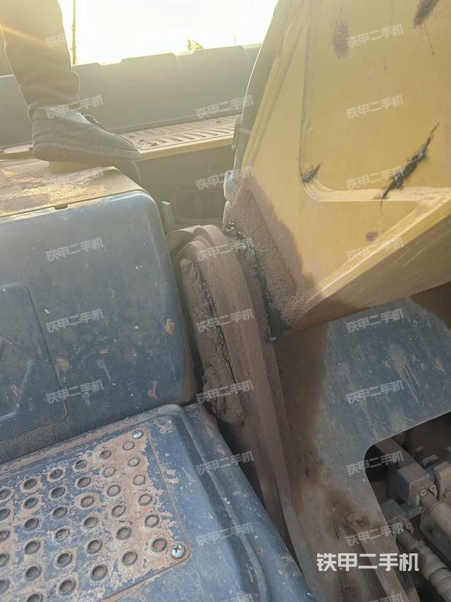 大臂根部?斜視（工作和回轉(zhuǎn)裝置）