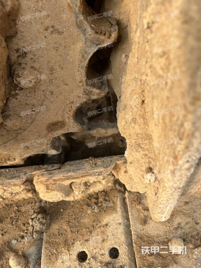 單側履帶整體(整機外觀) 單側履帶整體(整機外觀)