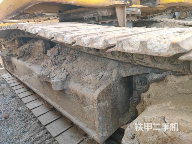 右侧履带整体(行走机构) 右侧履带整体(行走机构)