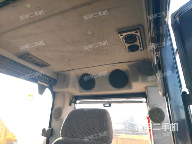 顶棚整体(驾驶室部分) 顶棚整体(驾驶室部分)