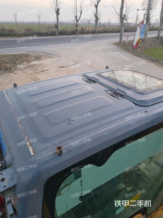 駕駛室頂部俯視（上車(chē)部件）